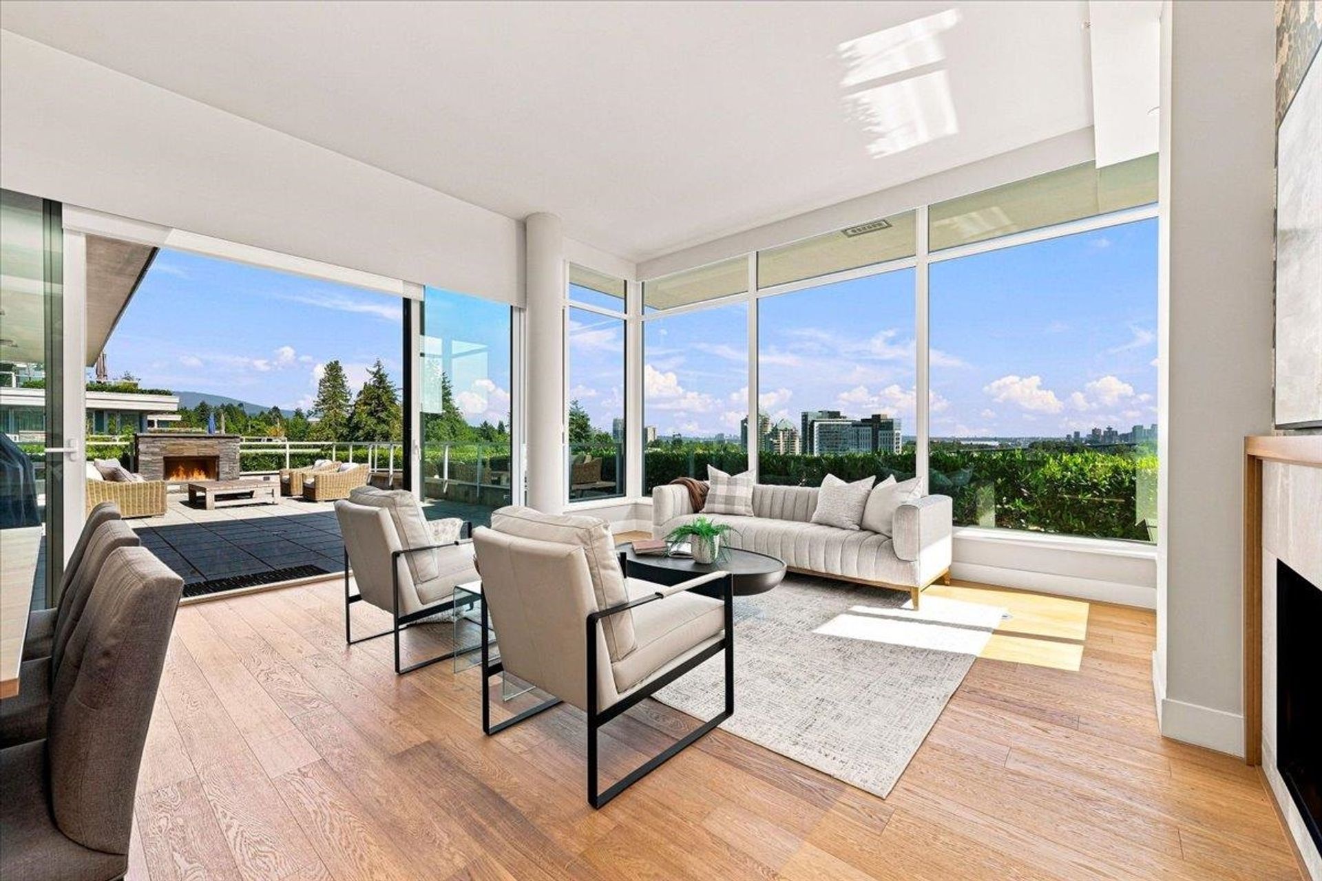 702 - 908 Keith Road, Park Royal, West Vancouver 