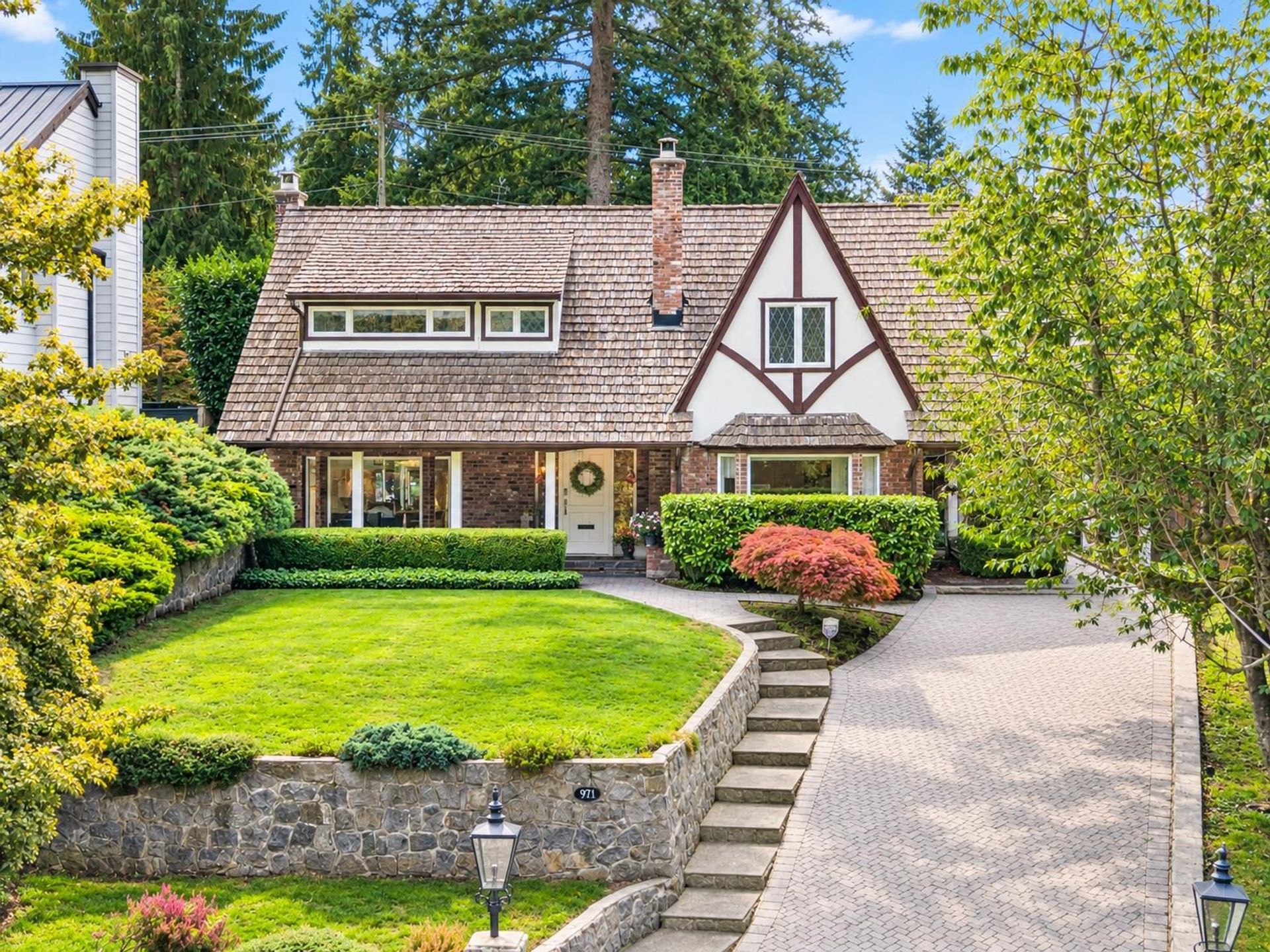 971 Canyon Boulevard, Canyon Heights NV, North Vancouver 