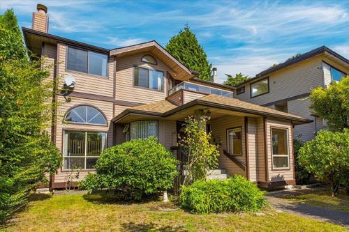 1523-lawson-avenue-ambleside-west-vancouver-01 at 1523 Lawson Avenue, Ambleside, West Vancouver