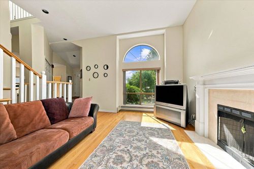 1523-lawson-avenue-ambleside-west-vancouver-05 at 1523 Lawson Avenue, Ambleside, West Vancouver
