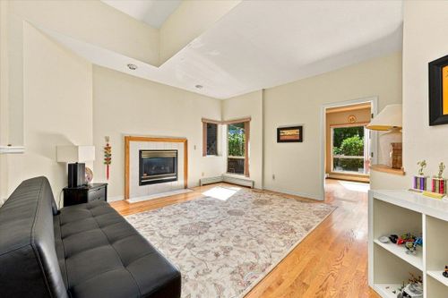 1523-lawson-avenue-ambleside-west-vancouver-16 at 1523 Lawson Avenue, Ambleside, West Vancouver