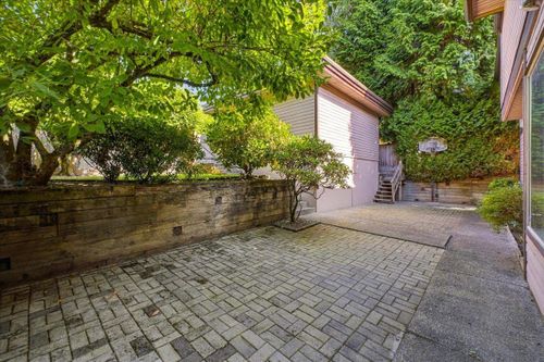 1523-lawson-avenue-ambleside-west-vancouver-34 at 1523 Lawson Avenue, Ambleside, West Vancouver