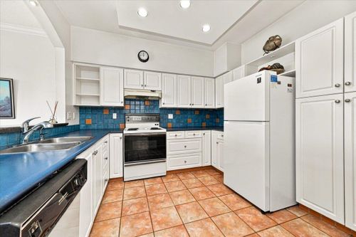121-w-29th-street-upper-lonsdale-north-vancouver-11 at 403 - 121 W 29th Street, Upper Lonsdale, North Vancouver