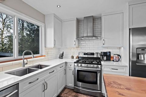 2236-park-crescent-chineside-coq at 2236 Park Crescent, Chineside, Coquitlam