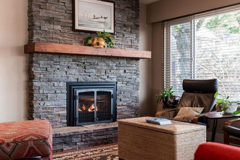 2236-park-crescent-chineside-coq at 2236 Park Crescent, Chineside, Coquitlam