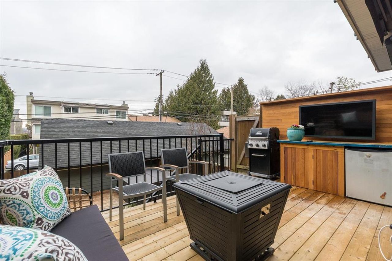 deck-2 at 269 E 4th Avenue, Lower Lonsdale, North Vancouver deck-2 at 269 E 4th Avenue, Lower Lonsdale, North Vancouver