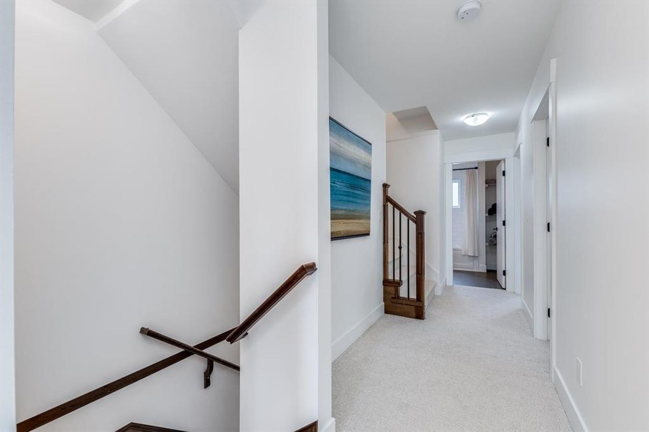 hall at 269 E 4th Avenue, Lower Lonsdale, North Vancouver hall at 269 E 4th Avenue, Lower Lonsdale, North Vancouver