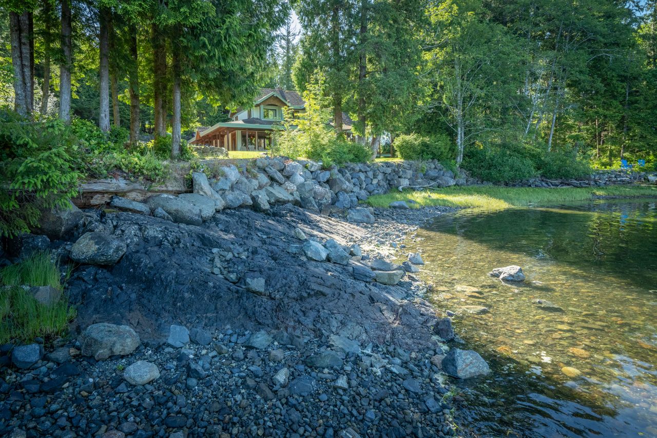 j_kelsey_20210616_0169-2-edit at 950 Campbell Street j_kelsey_20210616_0169-2-edit at 950 Campbell Street