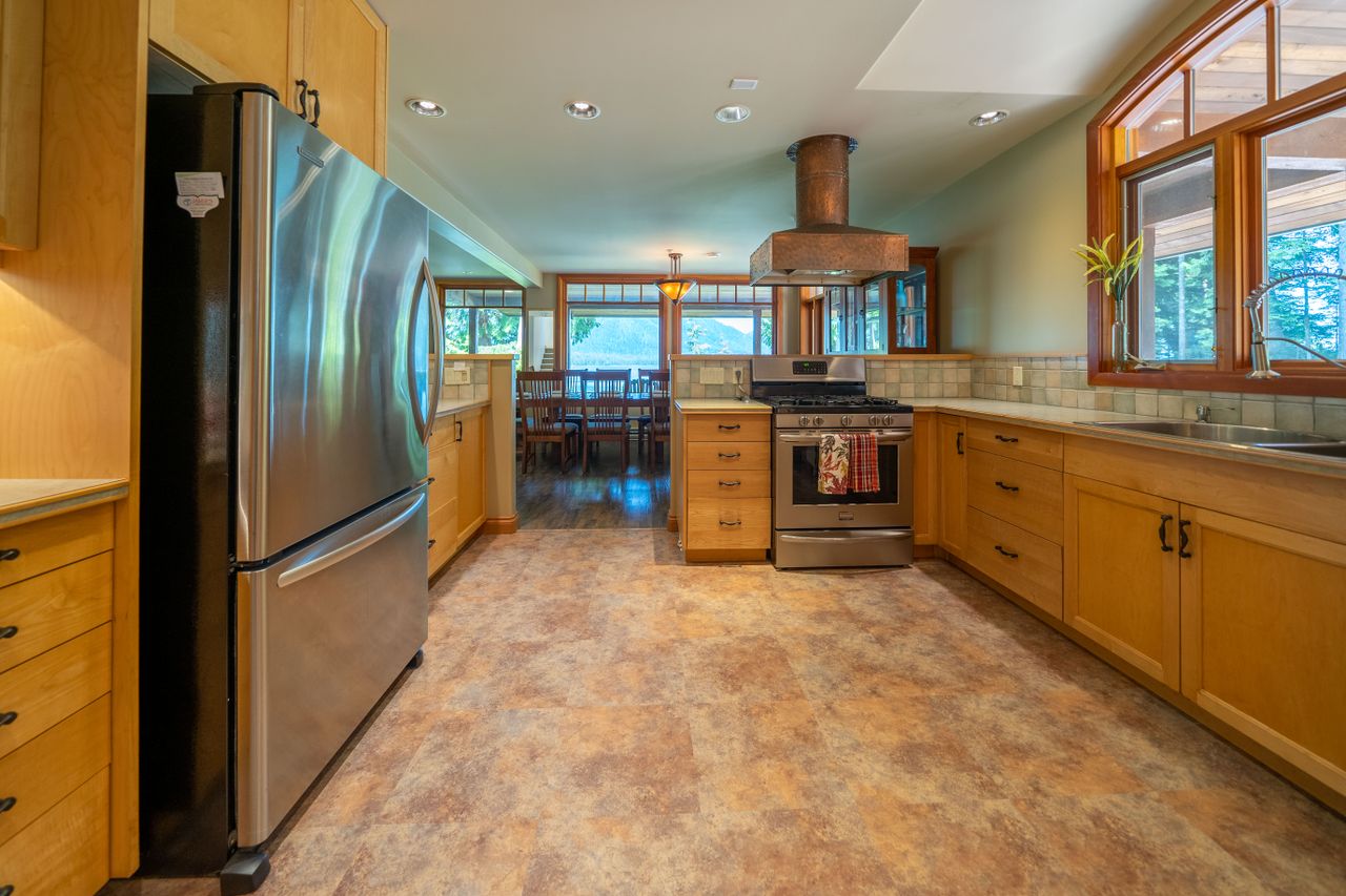 j_kelsey_20210616_0205-hdr at 950 Campbell Street j_kelsey_20210616_0205-hdr at 950 Campbell Street