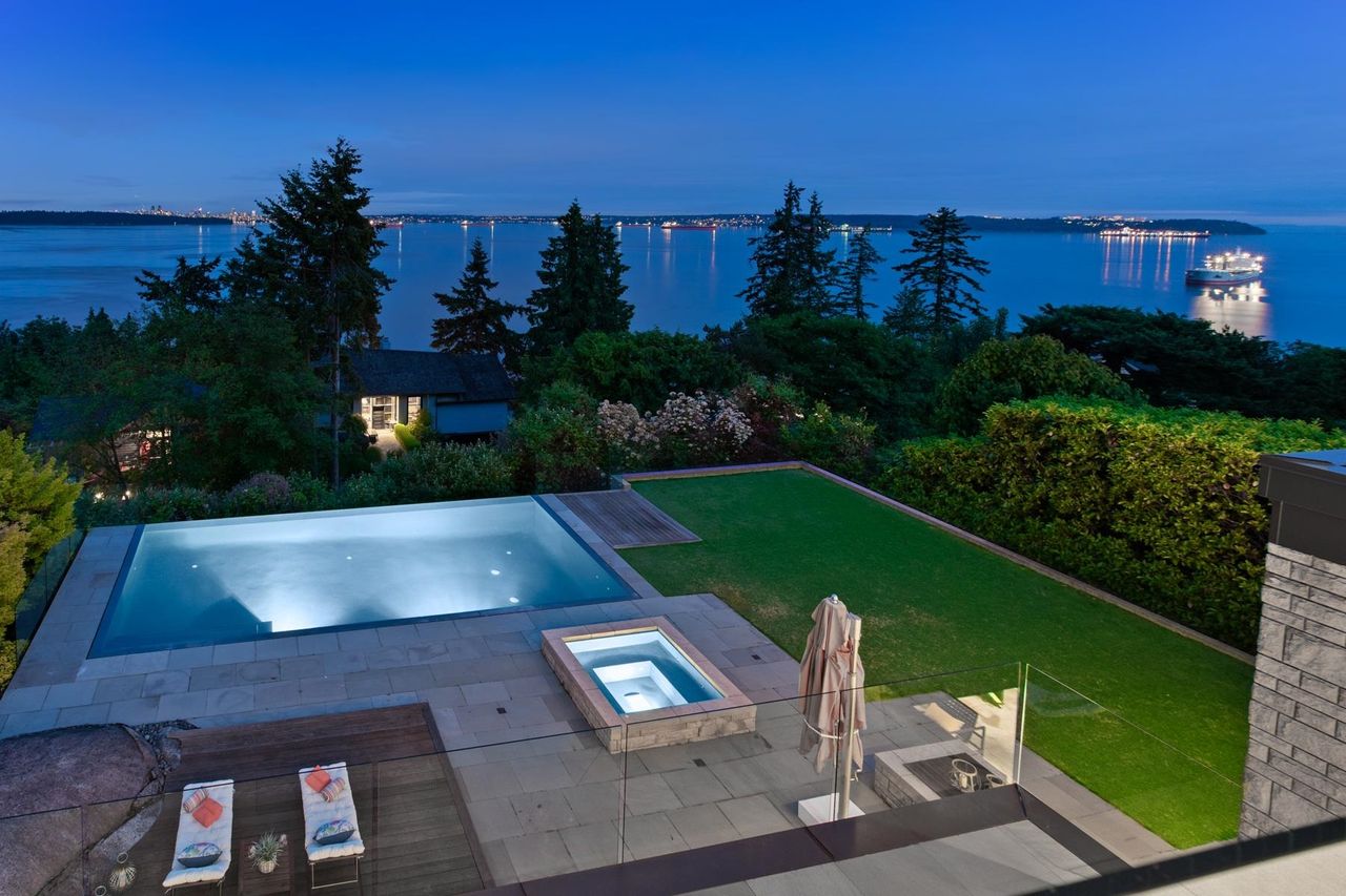 yard at 3598 Creery Avenue, West Bay, West Vancouver yard at 3598 Creery Avenue, West Bay, West Vancouver