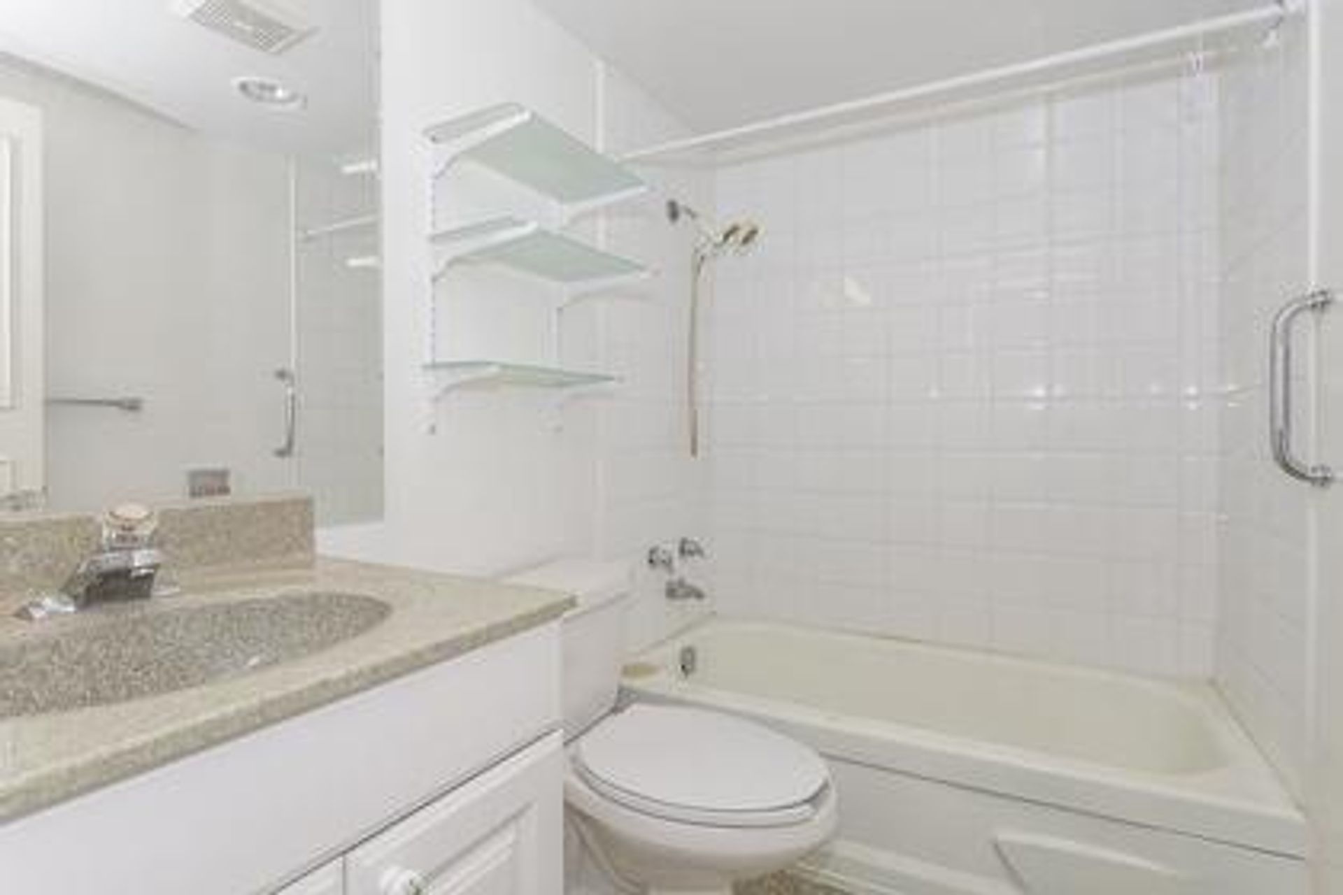 406 - 1425 Esquimal Ave, Ambleside, West Vancouver photo number 1 406 - 1425 Esquimal Ave, Ambleside, West Vancouver photo number 1