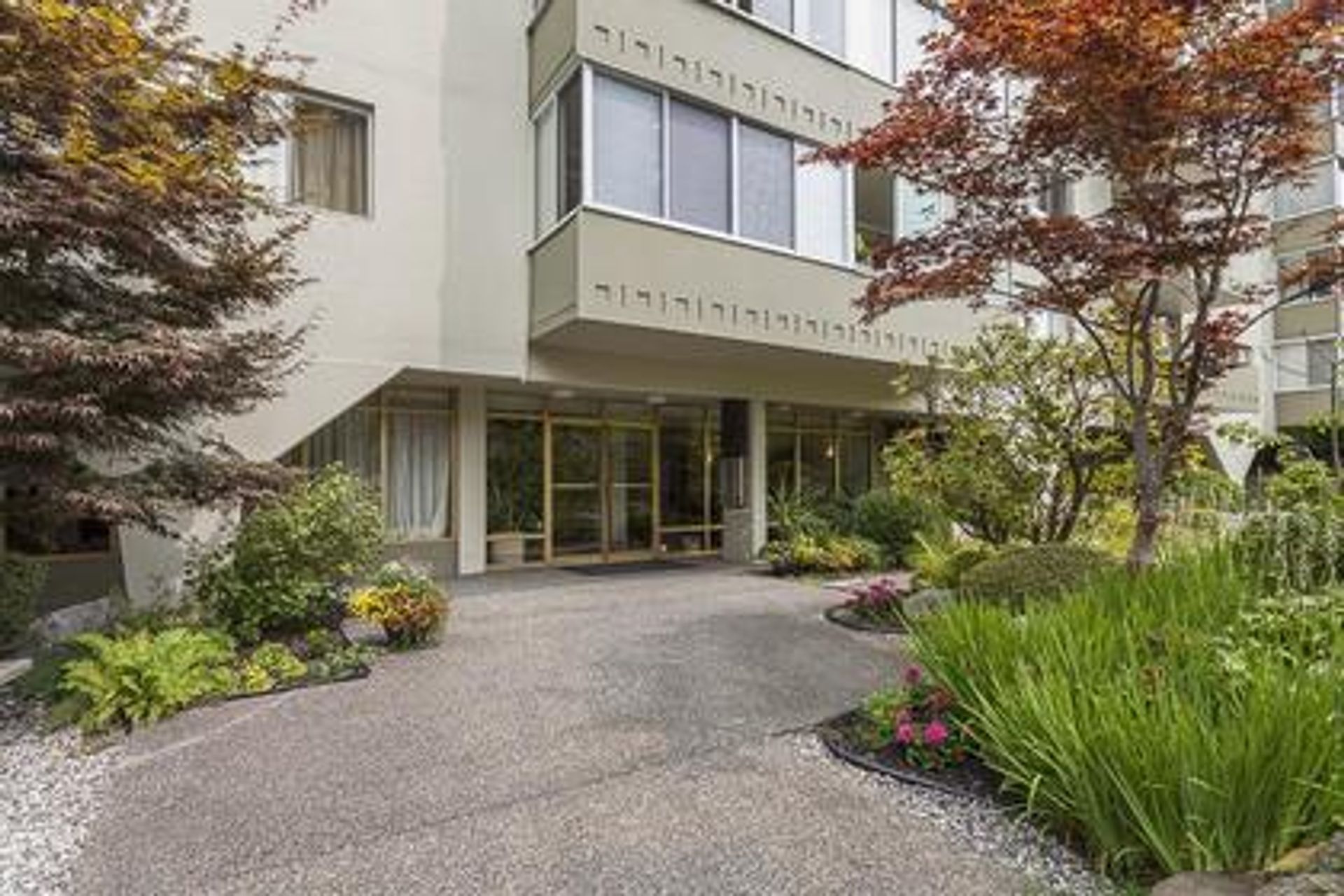 1425esquimaltfront-1 at 406 - 1425 Esquimal Ave, Ambleside, West Vancouver 1425esquimaltfront-1 at 406 - 1425 Esquimal Ave, Ambleside, West Vancouver