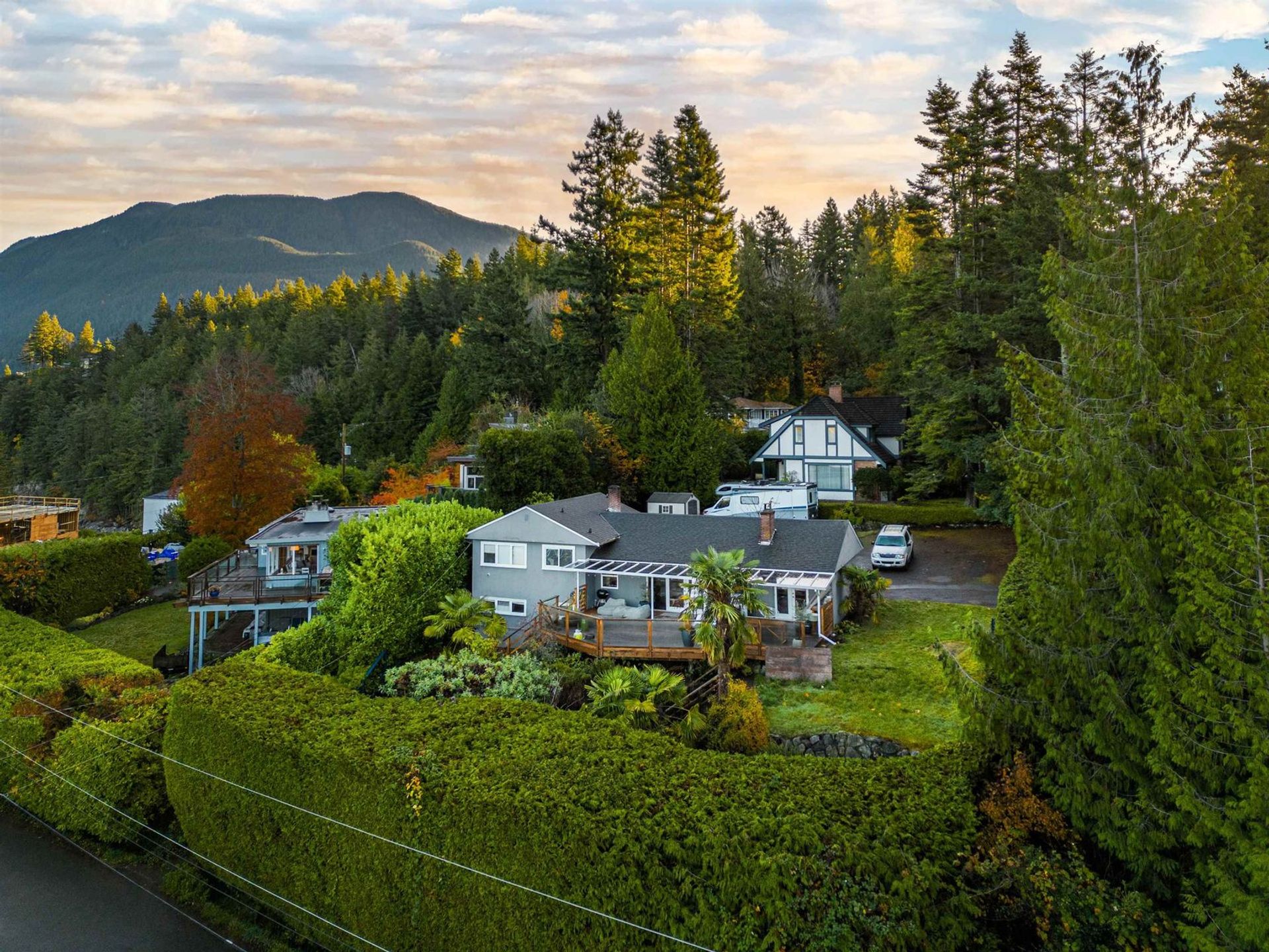 7195-rockland-wynd-whytecliff-west-vancouver-08 at 7195 Rockland Wynd, Whytecliff, West Vancouver 7195-rockland-wynd-whytecliff-west-vancouver-08 at 7195 Rockland Wynd, Whytecliff, West Vancouver