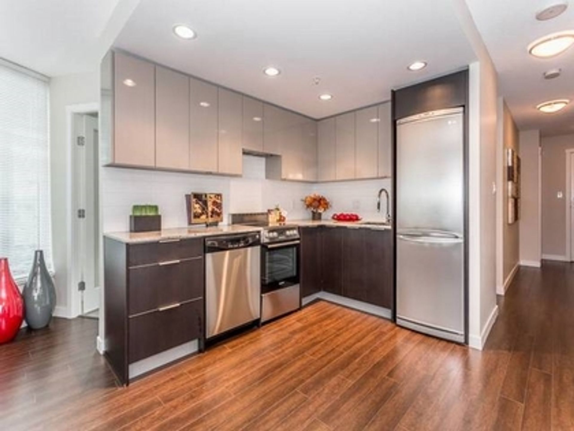 704 - 445 W 2nd Avenue, False Creek, Vancouver West photo number 1 704 - 445 W 2nd Avenue, False Creek, Vancouver West photo number 1