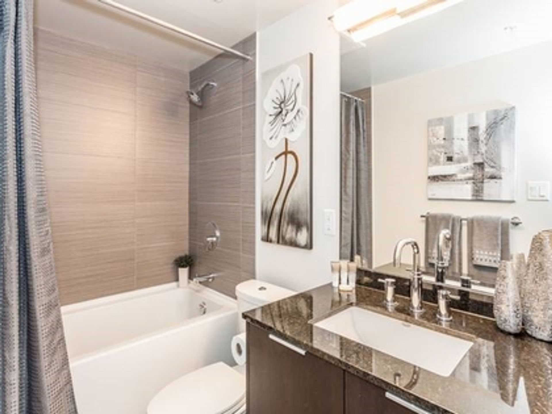 image-262024635-8-1 at 704 - 445 W 2nd Avenue, False Creek, Vancouver West image-262024635-8-1 at 704 - 445 W 2nd Avenue, False Creek, Vancouver West