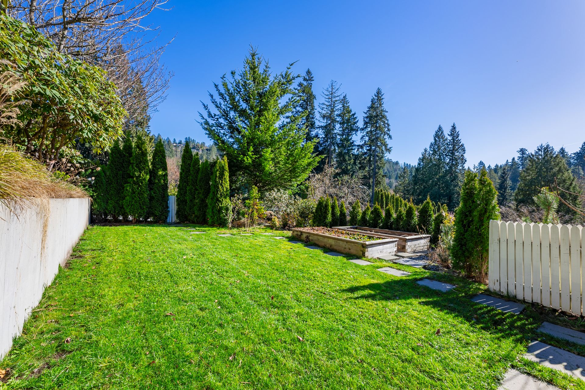 5732 Westport Court front grass yard at 5732 Westport Court, Eagle Harbour, West Vancouver 5732 Westport Court front grass yard at 5732 Westport Court, Eagle Harbour, West Vancouver