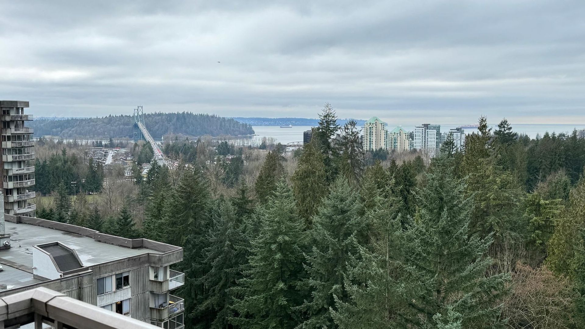 1802 - 2016 Fullerton Avenue, Pemberton NV, North Vancouver photo number 1 1802 - 2016 Fullerton Avenue, Pemberton NV, North Vancouver photo number 1