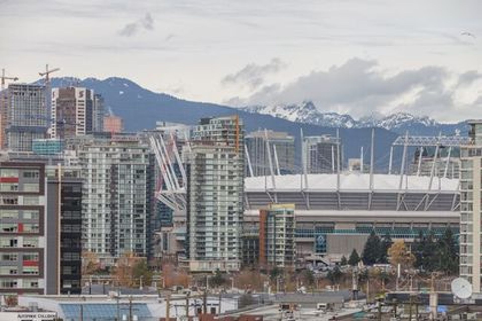 view2-1 at 401 - 138 W 6th Avenue, Mount Pleasant VW, Vancouver West view2-1 at 401 - 138 W 6th Avenue, Mount Pleasant VW, Vancouver West