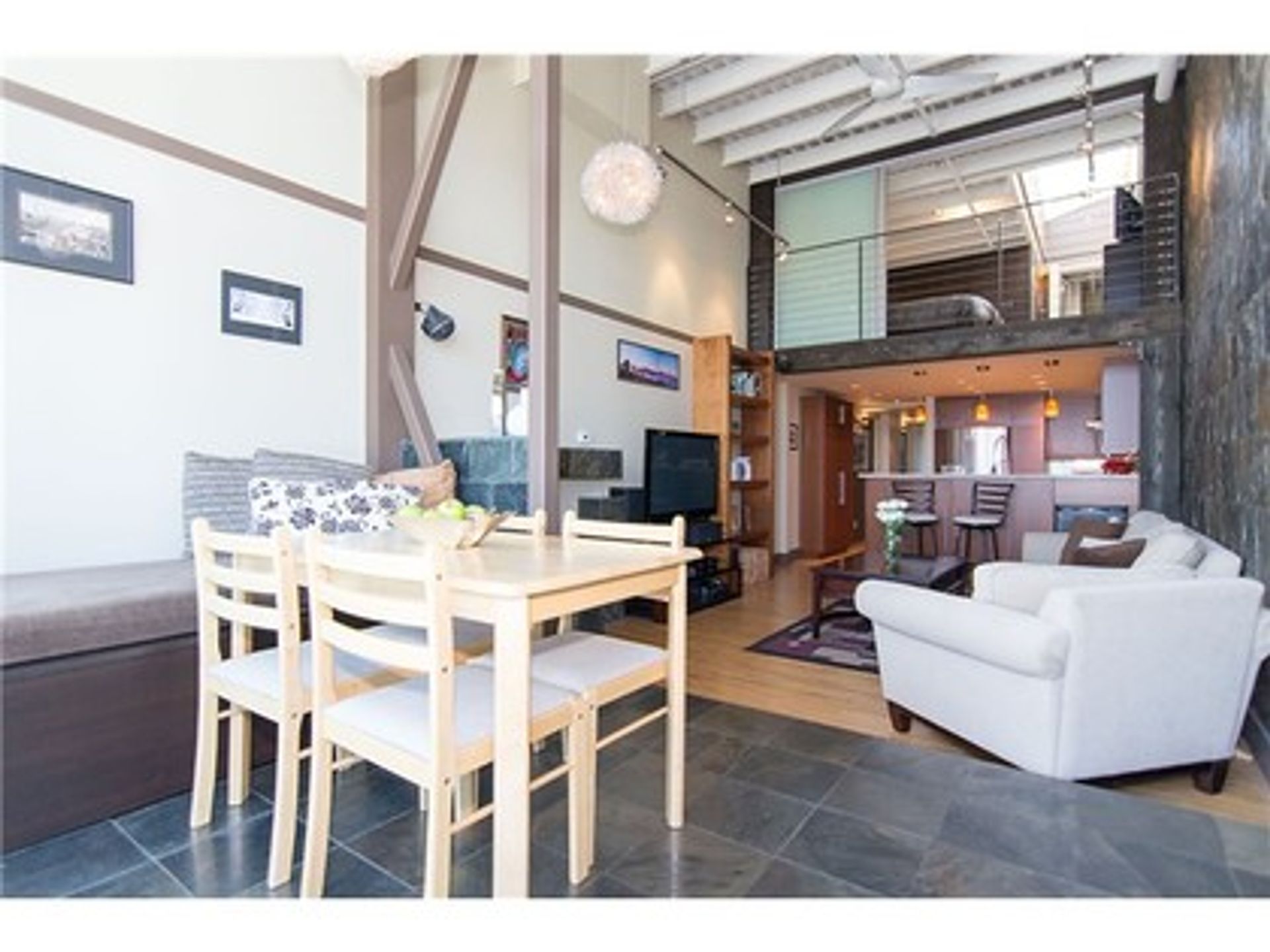 image-261131032-7-1 at 401 - 138 West 6th Avenue, Mount Pleasant VW, Vancouver West image-261131032-7-1 at 401 - 138 West 6th Avenue, Mount Pleasant VW, Vancouver West