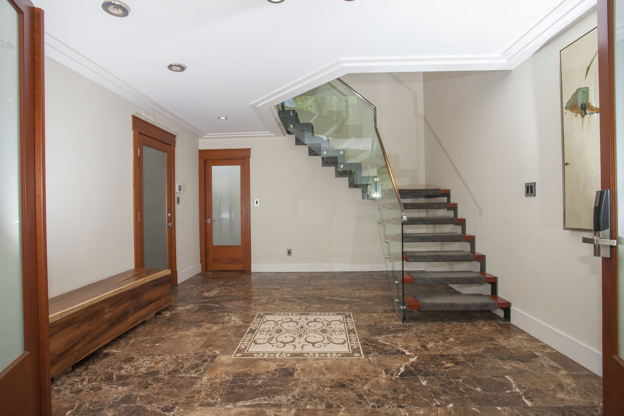 Luxurious Grand Foyer at 6416  Ave, Horseshoe Bay WV, West Vancouver Luxurious Grand Foyer at 6416  Ave, Horseshoe Bay WV, West Vancouver
