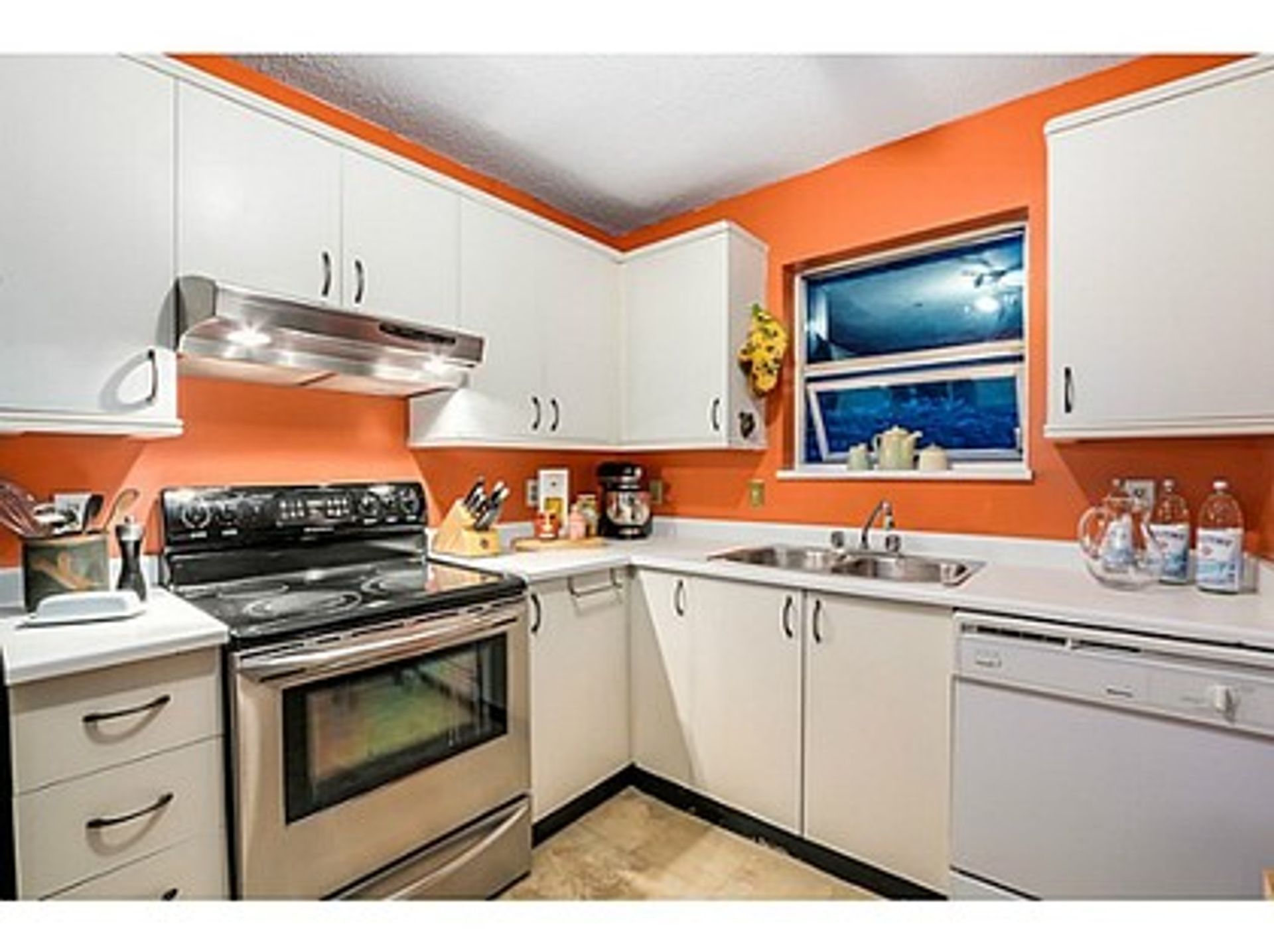 image-261184213-7-1 at 108 - 876 West 14th Avenue, Fairview VW, Vancouver West image-261184213-7-1 at 108 - 876 West 14th Avenue, Fairview VW, Vancouver West