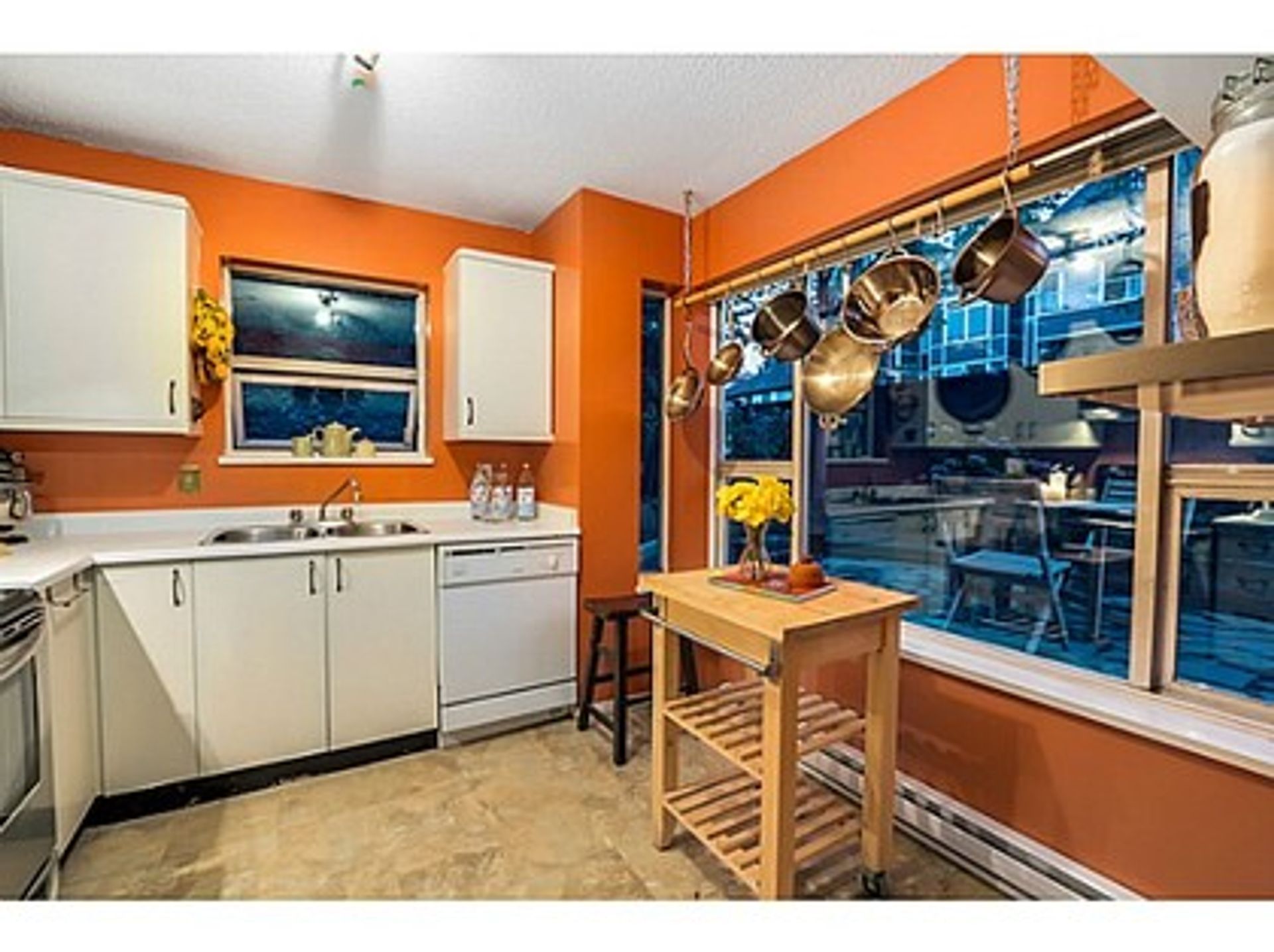 image-261184213-8-1 at 108 - 876 West 14th Avenue, Fairview VW, Vancouver West image-261184213-8-1 at 108 - 876 West 14th Avenue, Fairview VW, Vancouver West