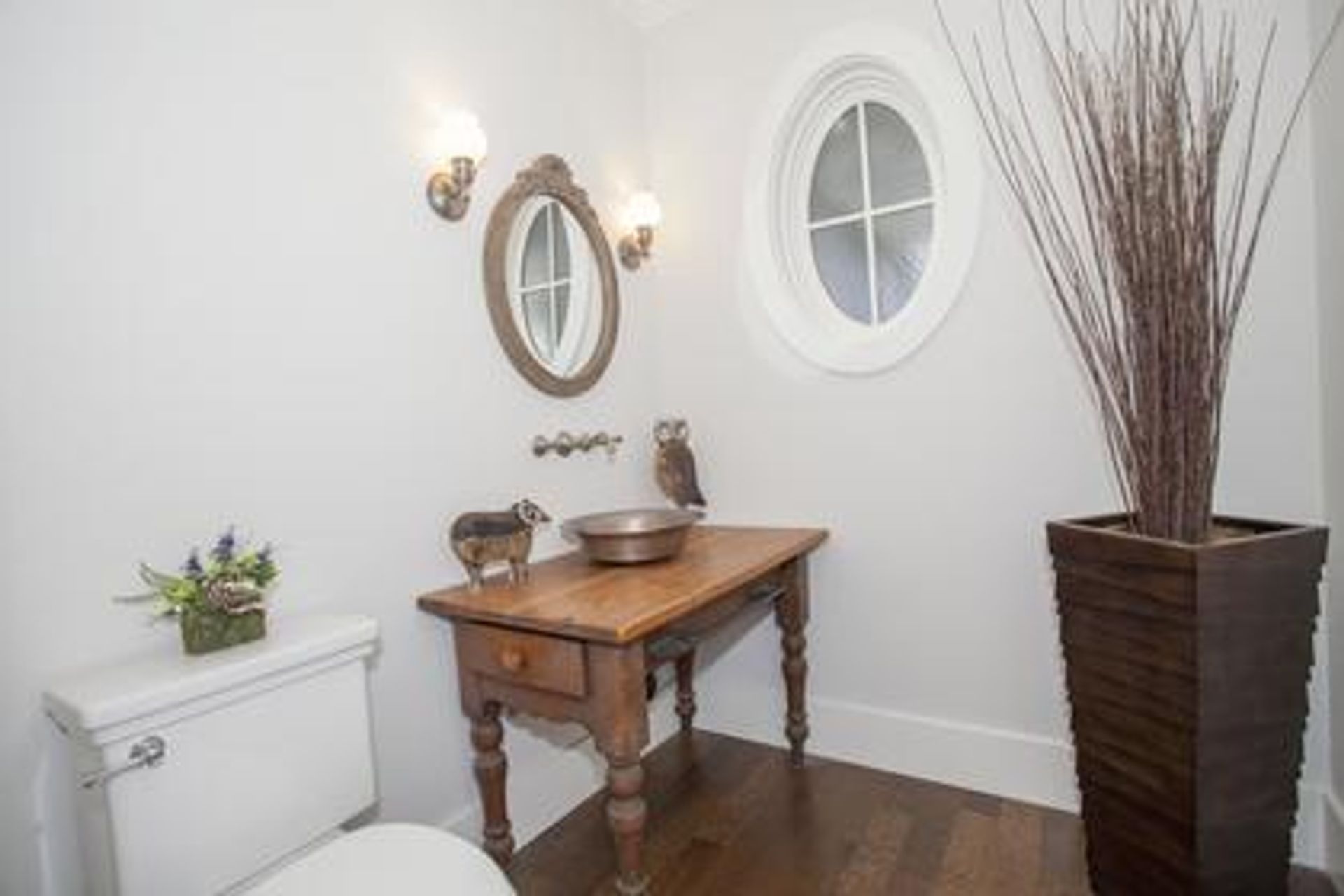 high37-1 at 2478 Kings, Dundarave, West Vancouver high37-1 at 2478 Kings, Dundarave, West Vancouver