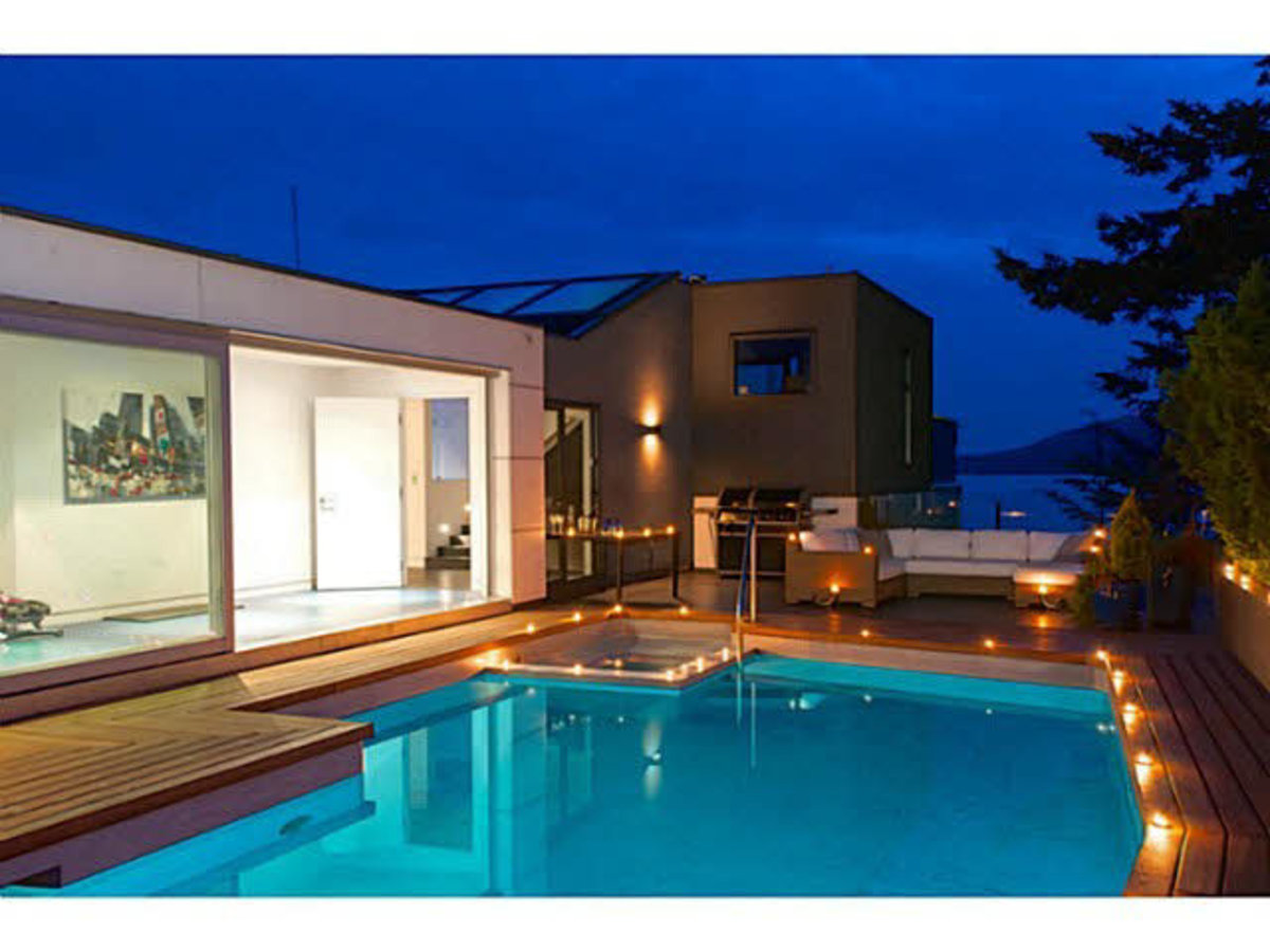 Pool and Hot Tub at 5535  Place, Eagle Harbour, West Vancouver Pool and Hot Tub at 5535  Place, Eagle Harbour, West Vancouver