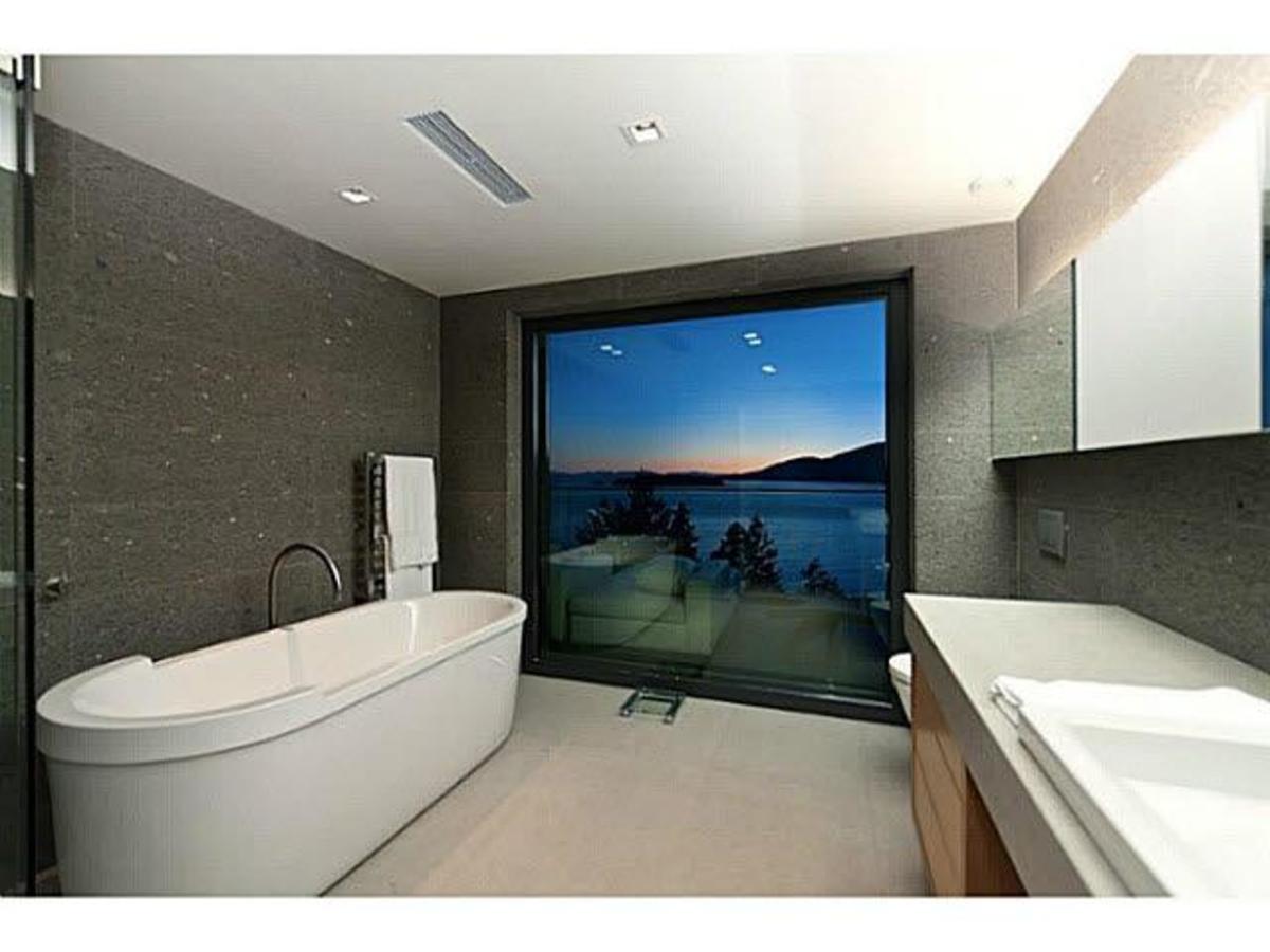 Master Bathroom at 5535  Place, Eagle Harbour, West Vancouver Master Bathroom at 5535  Place, Eagle Harbour, West Vancouver