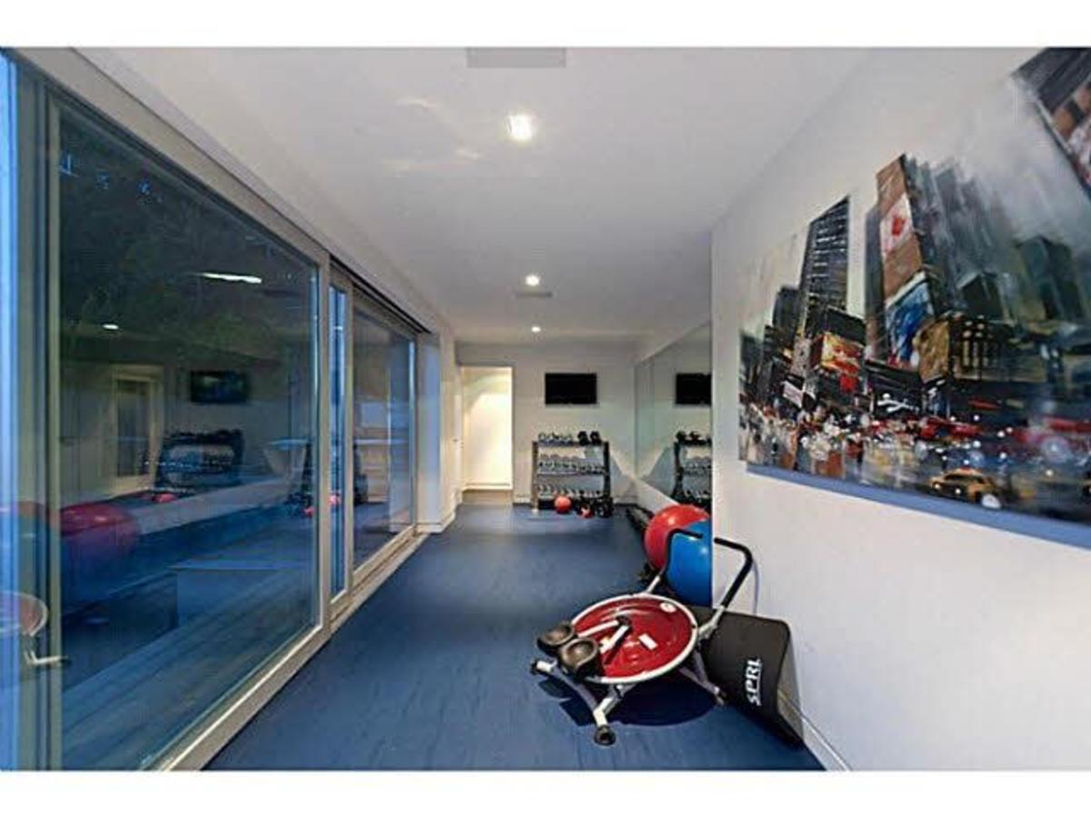 Gym at 5535  Place, Eagle Harbour, West Vancouver Gym at 5535  Place, Eagle Harbour, West Vancouver