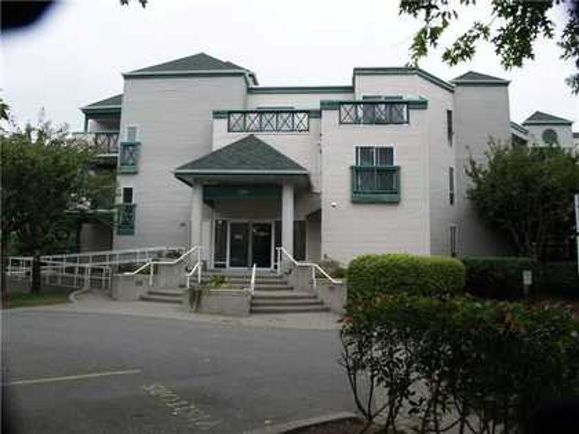 301 - 2401 Hawthorne Avenue, Central Coquitlam, Coquitlam photo number 1 301 - 2401 Hawthorne Avenue, Central Coquitlam, Coquitlam photo number 1