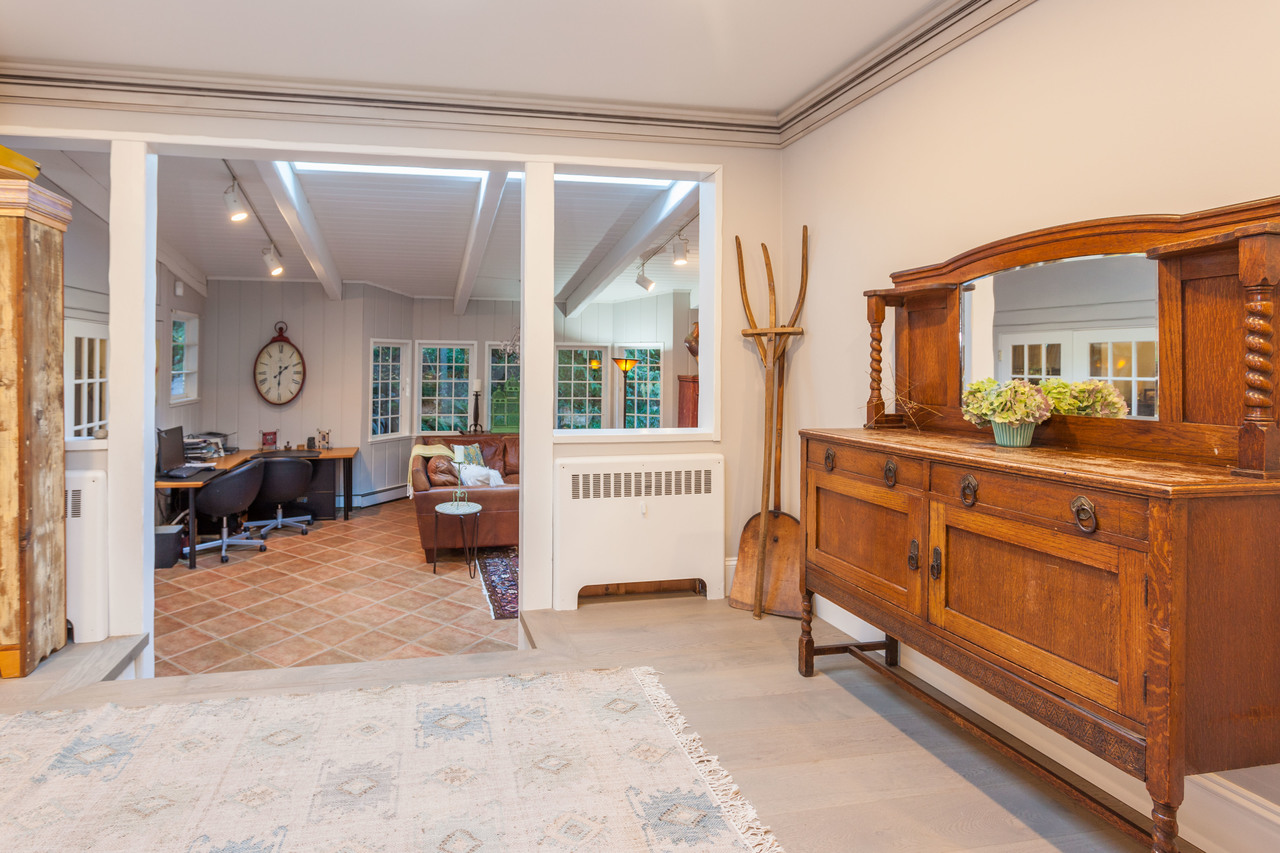 high-8 at 4565 Keith Road, Caulfeild, West Vancouver high-8 at 4565 Keith Road, Caulfeild, West Vancouver