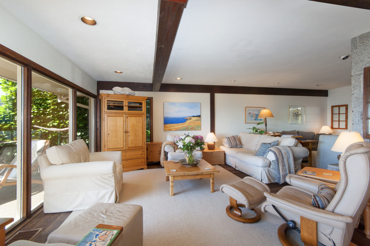 living2 at 3156 Travers Avenue, West Bay, West Vancouver living2 at 3156 Travers Avenue, West Bay, West Vancouver