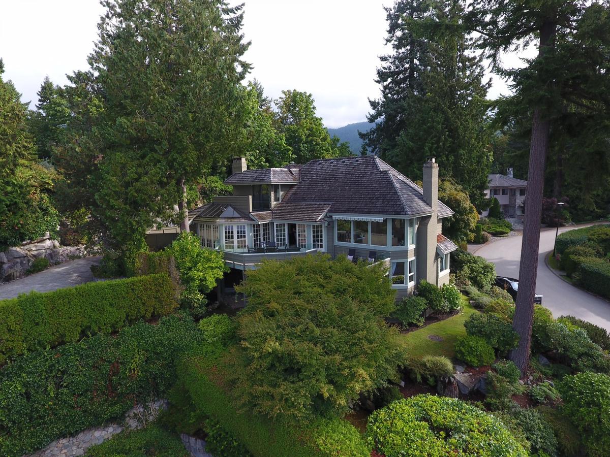 5515 Parthenon Place, Eagle Harbour, West Vancouver photo number 1 5515 Parthenon Place, Eagle Harbour, West Vancouver photo number 1