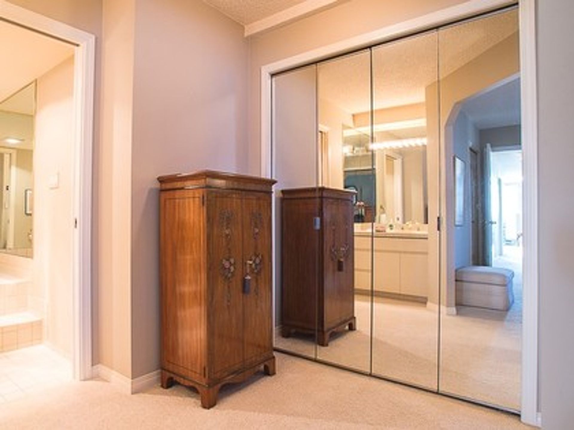 image-261452602-11-1 at 1606 - 1135 Quayside Drive, Vancouver West image-261452602-11-1 at 1606 - 1135 Quayside Drive, Vancouver West