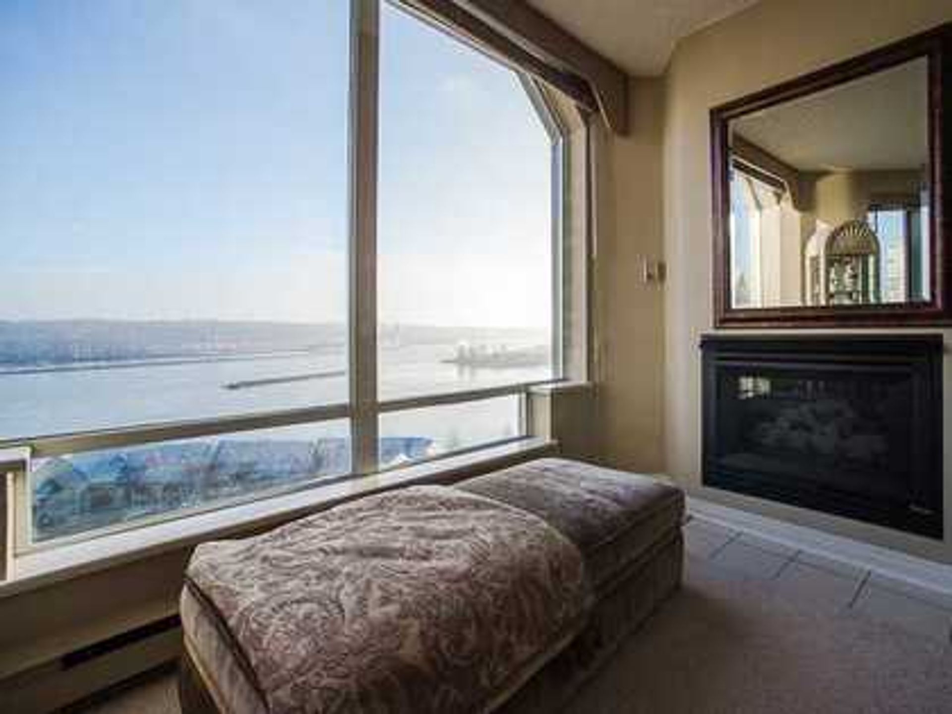 image-261452602-5-1 at 1606 - 1135 Quayside Drive, Vancouver West image-261452602-5-1 at 1606 - 1135 Quayside Drive, Vancouver West