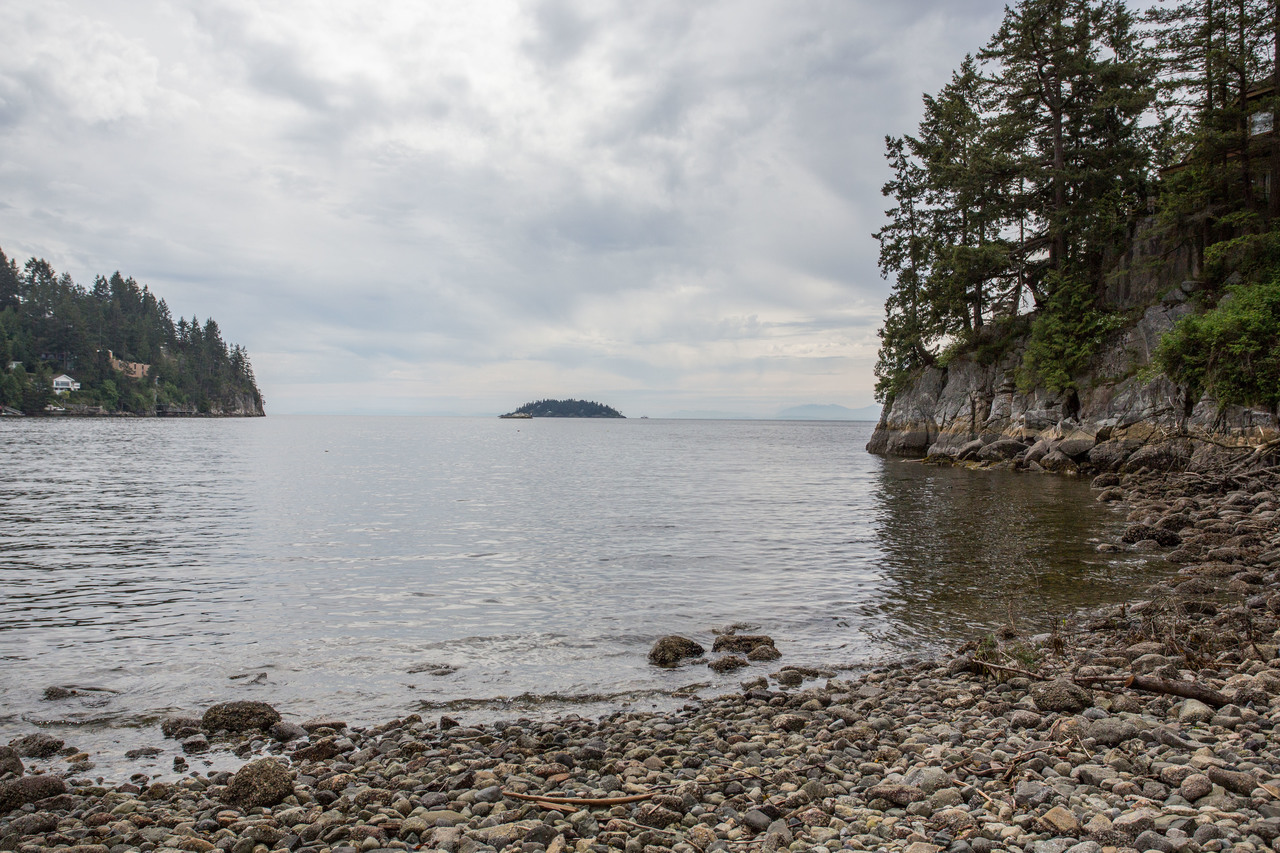 high-5 at 6975 Marine Drive, Whytecliff, West Vancouver high-5 at 6975 Marine Drive, Whytecliff, West Vancouver