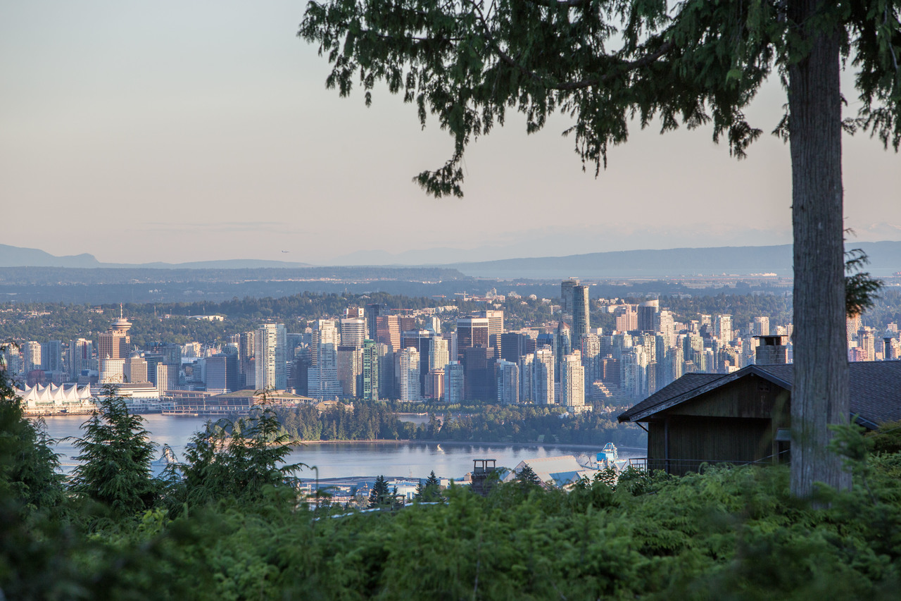 high-5 at 481 Craigmohr Drive, Glenmore, West Vancouver high-5 at 481 Craigmohr Drive, Glenmore, West Vancouver