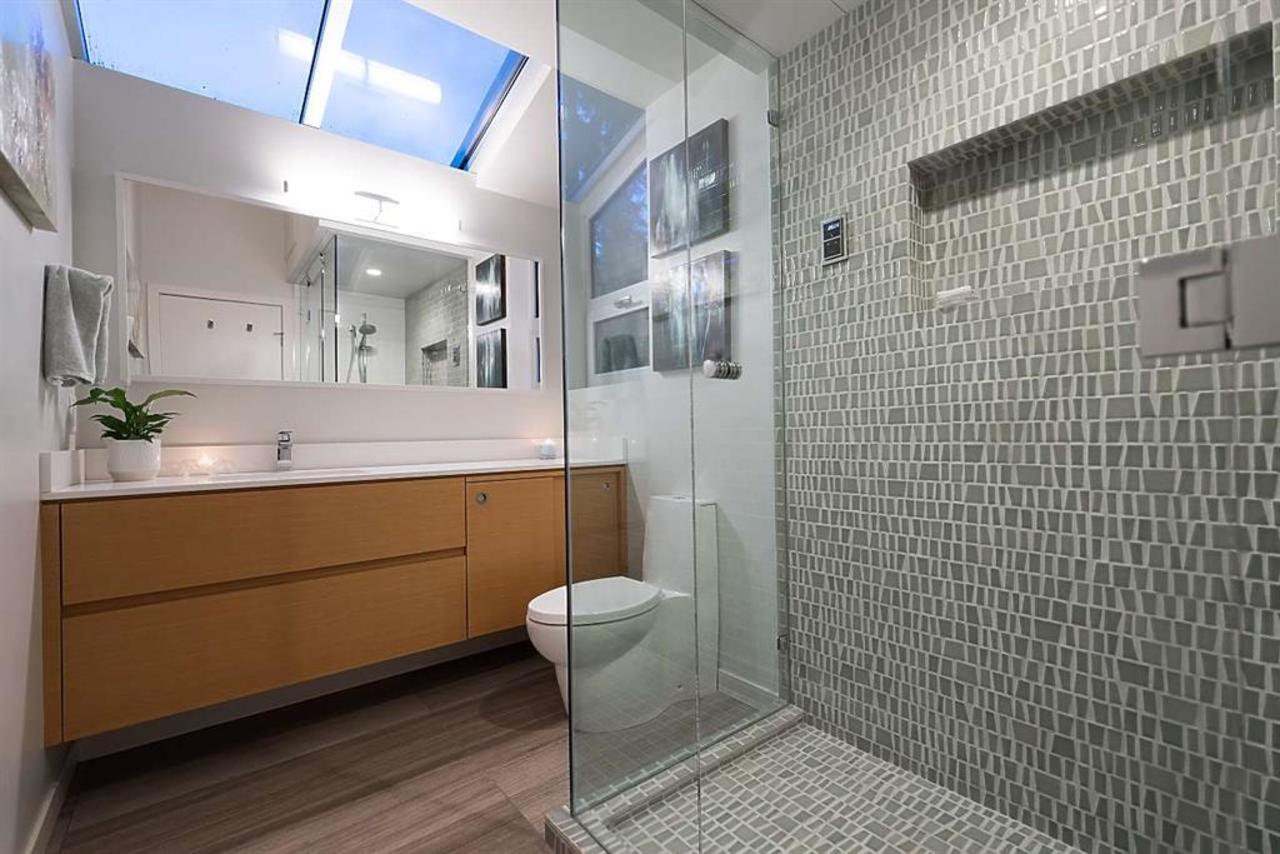 bathrm at 5720 Maple Place, Eagle Harbour, West Vancouver bathrm at 5720 Maple Place, Eagle Harbour, West Vancouver