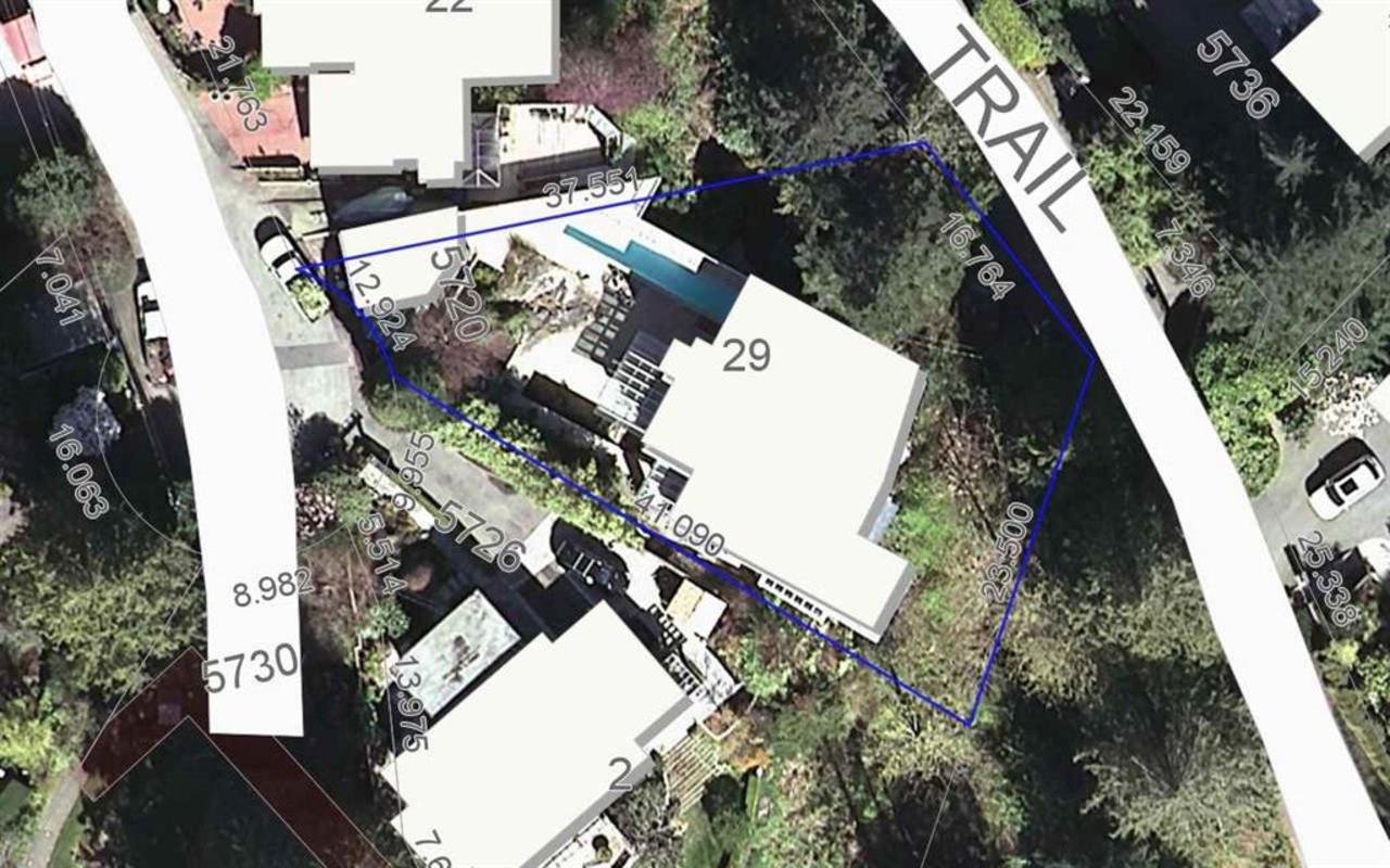 property-line at 5720 Maple Place, Eagle Harbour, West Vancouver property-line at 5720 Maple Place, Eagle Harbour, West Vancouver