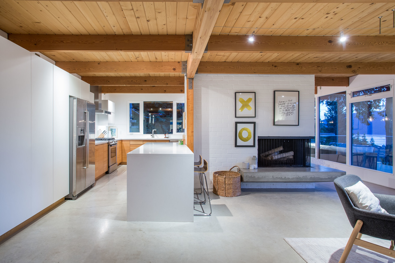 dusk-high-10 at 6450 Rosebery Avenue, Gleneagles, West Vancouver dusk-high-10 at 6450 Rosebery Avenue, Gleneagles, West Vancouver