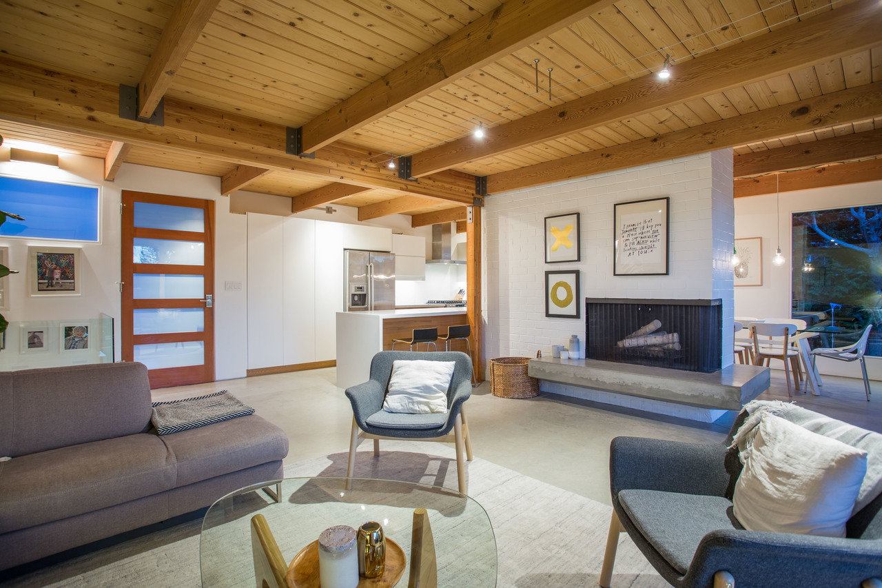 dusk-high-12 at 6450 Rosebery Avenue, Gleneagles, West Vancouver dusk-high-12 at 6450 Rosebery Avenue, Gleneagles, West Vancouver