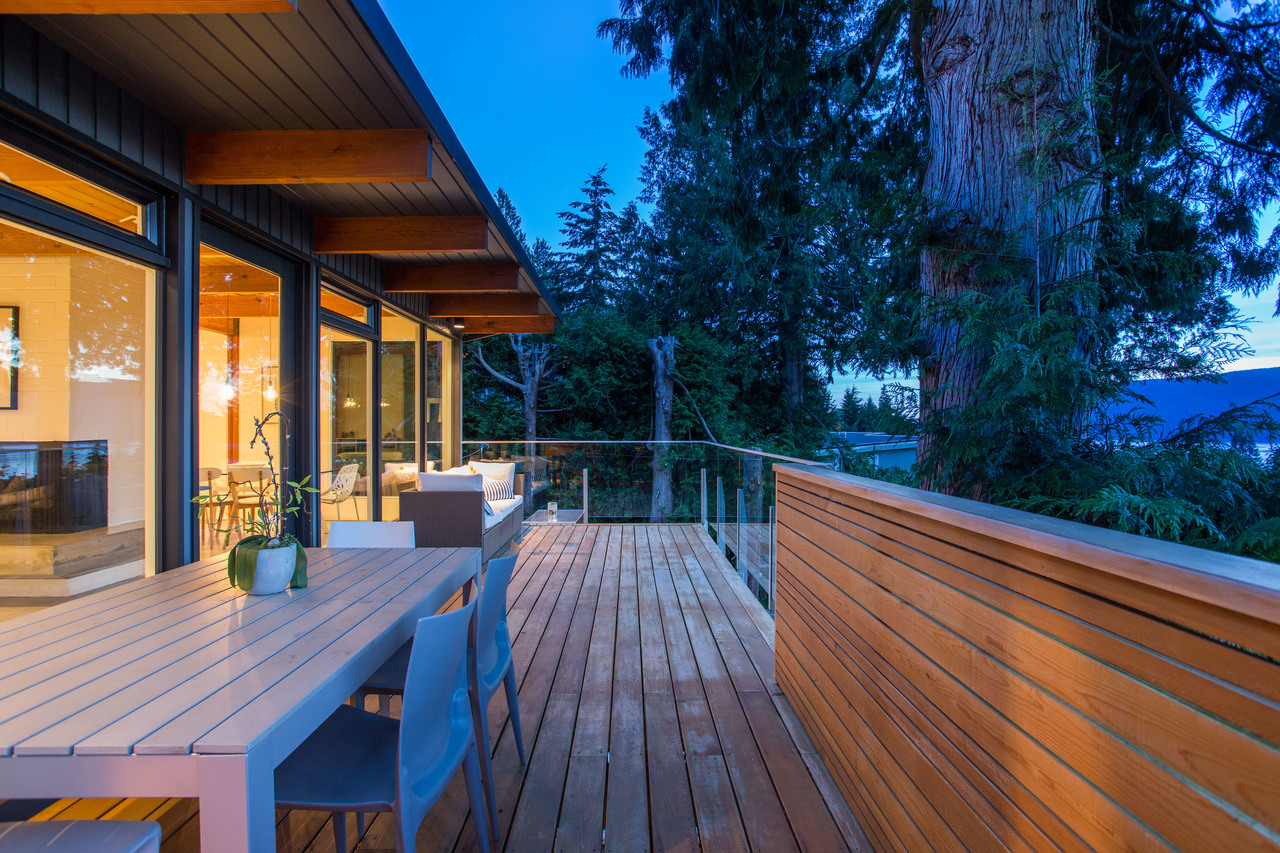 dusk-high-18 at 6450 Rosebery Avenue, Gleneagles, West Vancouver dusk-high-18 at 6450 Rosebery Avenue, Gleneagles, West Vancouver