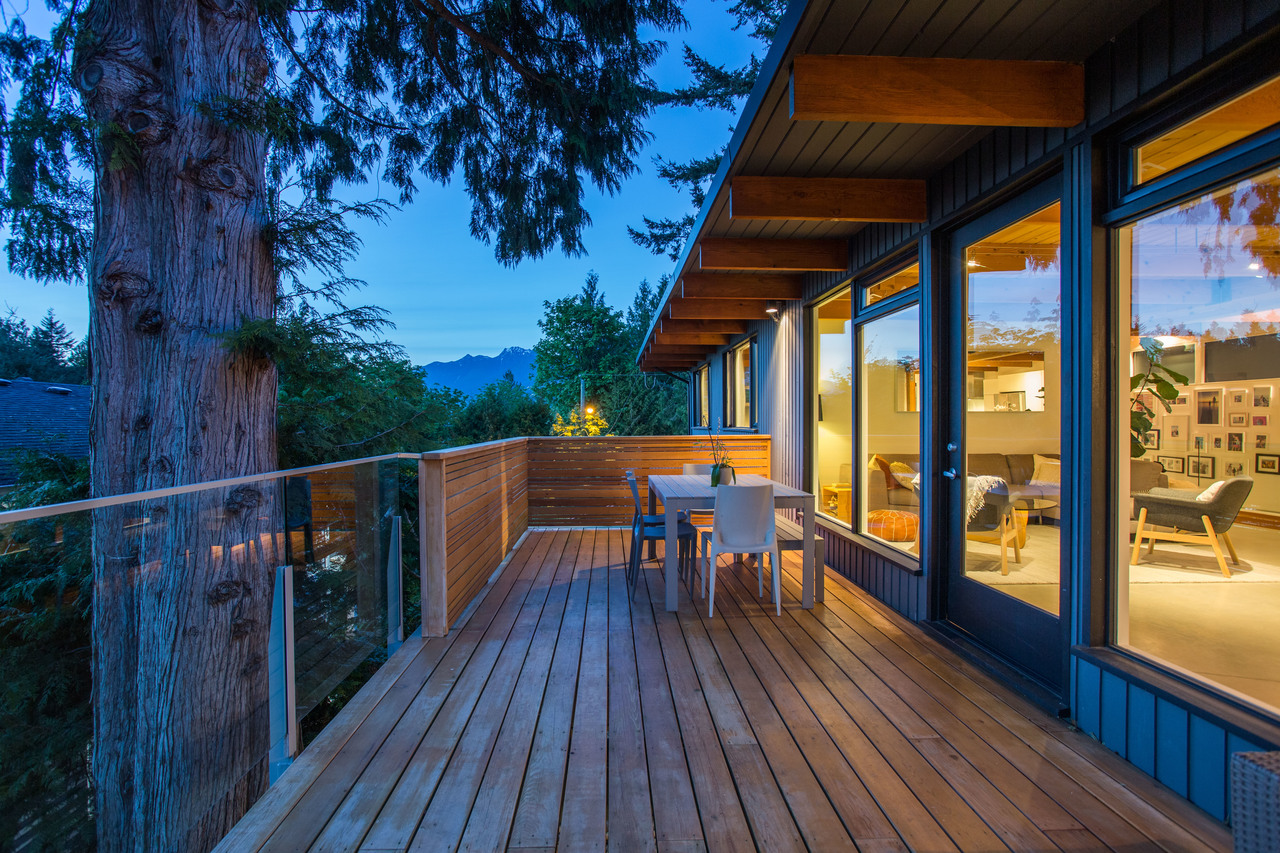 dusk-high-21 at 6450 Rosebery Avenue, Gleneagles, West Vancouver dusk-high-21 at 6450 Rosebery Avenue, Gleneagles, West Vancouver