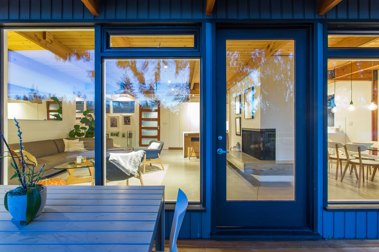 dusk-high-23 at 6450 Rosebery Avenue, Gleneagles, West Vancouver dusk-high-23 at 6450 Rosebery Avenue, Gleneagles, West Vancouver