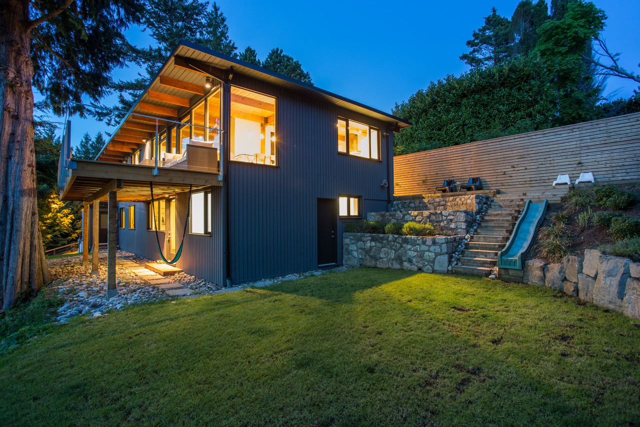 dusk-high-28 at 6450 Rosebery Avenue, Gleneagles, West Vancouver dusk-high-28 at 6450 Rosebery Avenue, Gleneagles, West Vancouver