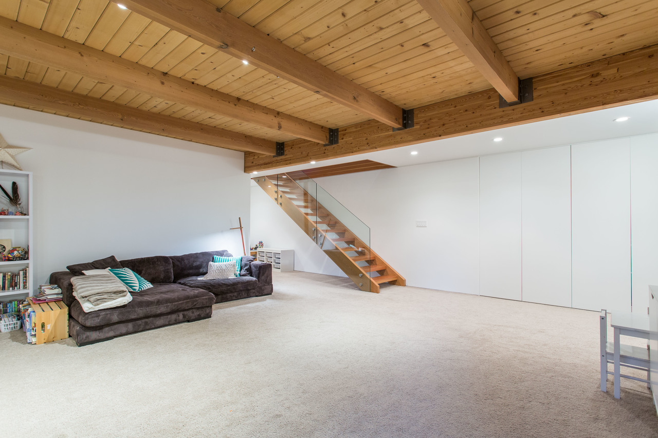 dusk-high-3 at 6450 Rosebery Avenue, Gleneagles, West Vancouver dusk-high-3 at 6450 Rosebery Avenue, Gleneagles, West Vancouver