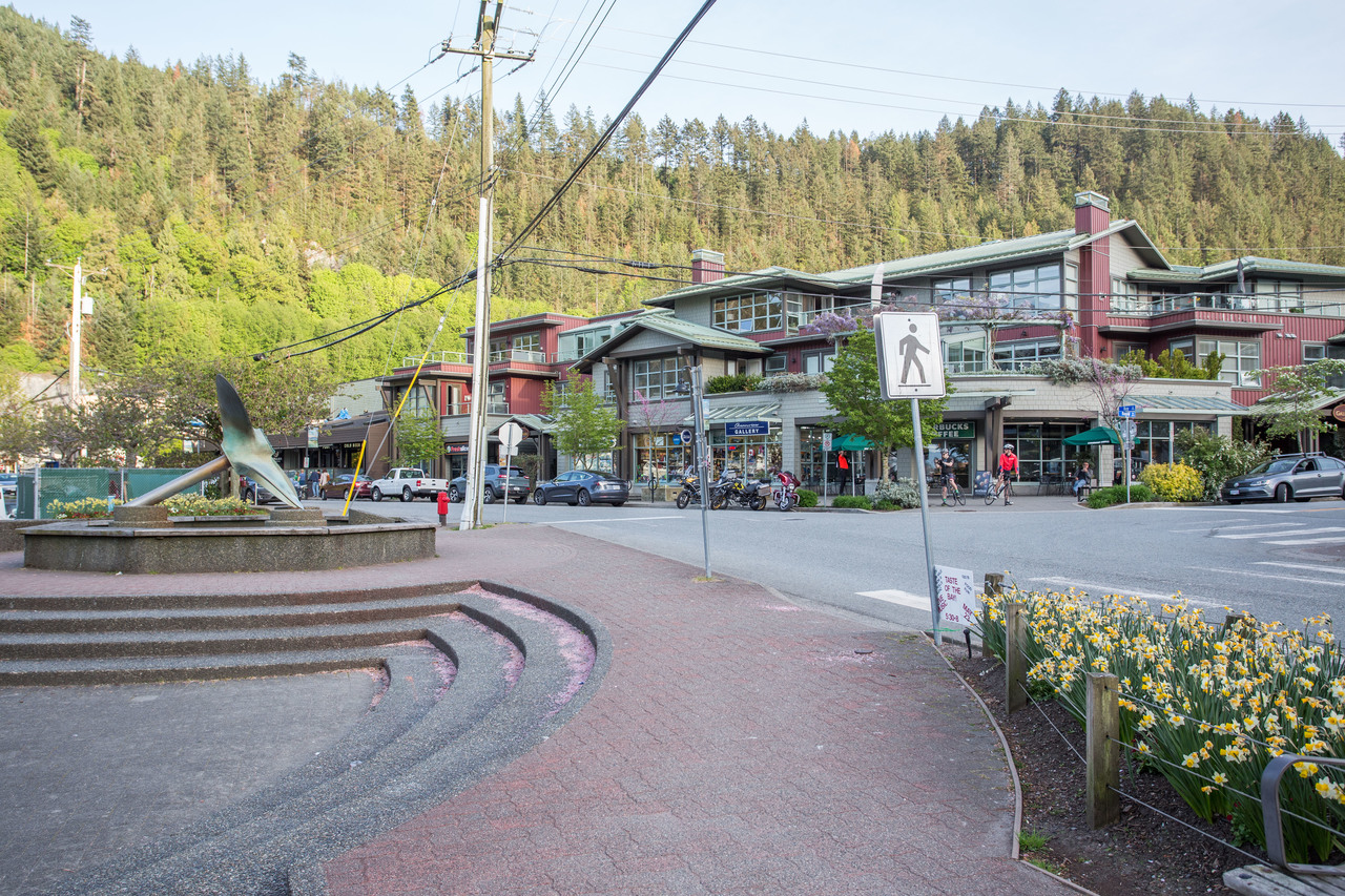 dusk-high-35 at 6450 Rosebery Avenue, Gleneagles, West Vancouver dusk-high-35 at 6450 Rosebery Avenue, Gleneagles, West Vancouver