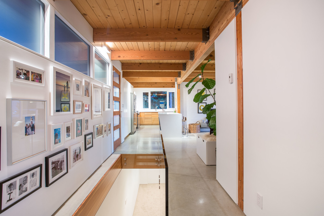 dusk-high-8 at 6450 Rosebery Avenue, Gleneagles, West Vancouver dusk-high-8 at 6450 Rosebery Avenue, Gleneagles, West Vancouver