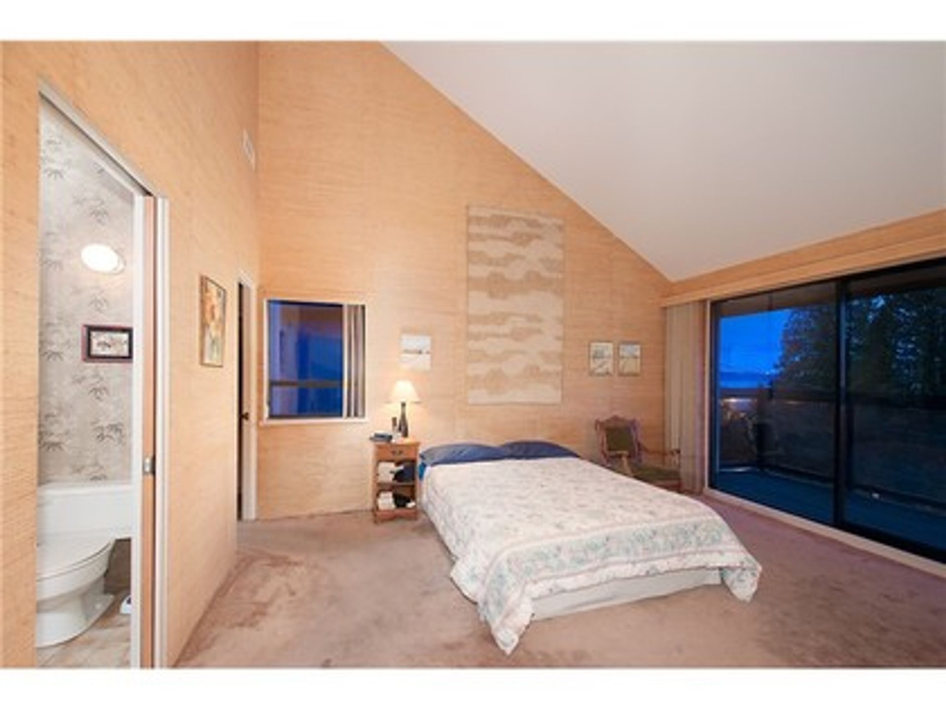 image-261564716-17-1 at 3397 Marine Drive, West Vancouver image-261564716-17-1 at 3397 Marine Drive, West Vancouver